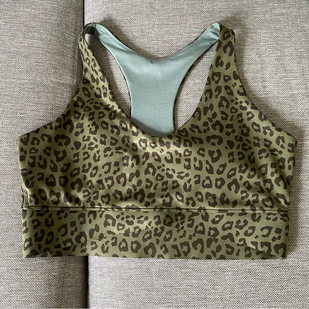 GAP Fit Sports Bra Pullover Olive Leopard Green Black 🐆